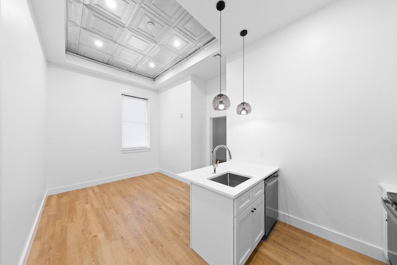 101 Richmond Street - Photo 4 of 50