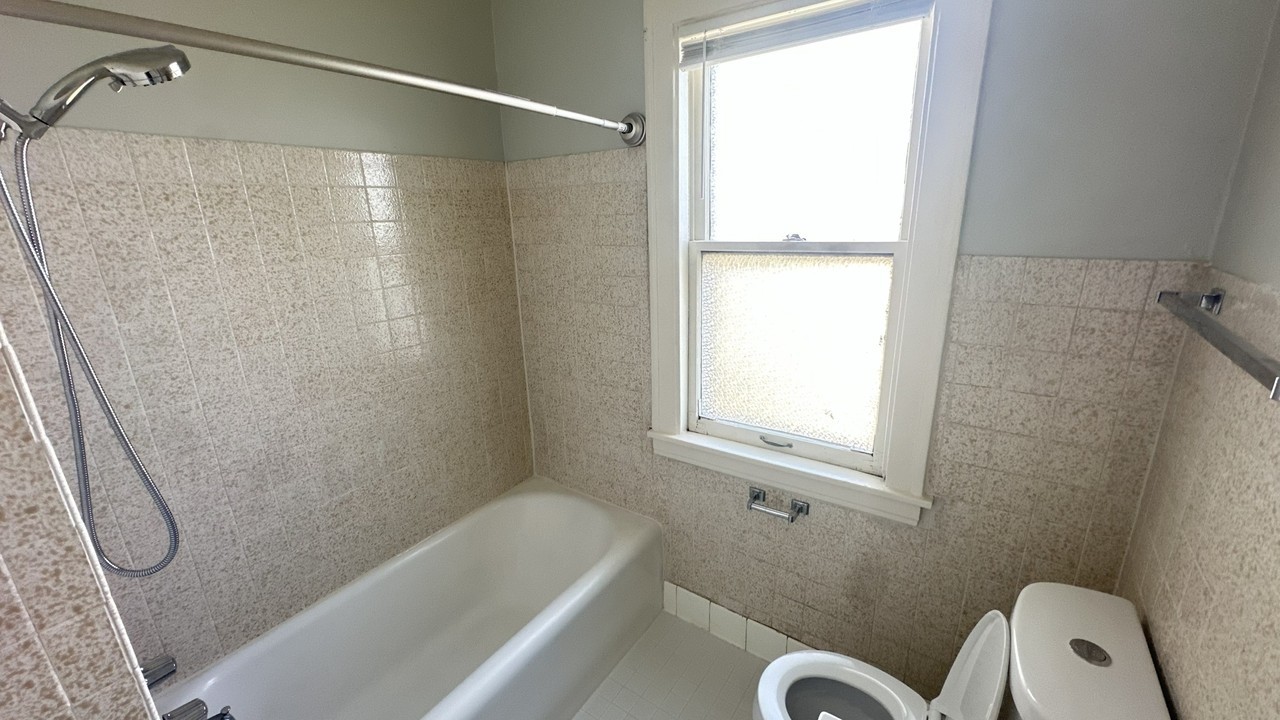 4812 North Kilpatrick Avenue - Photo 2 of 9