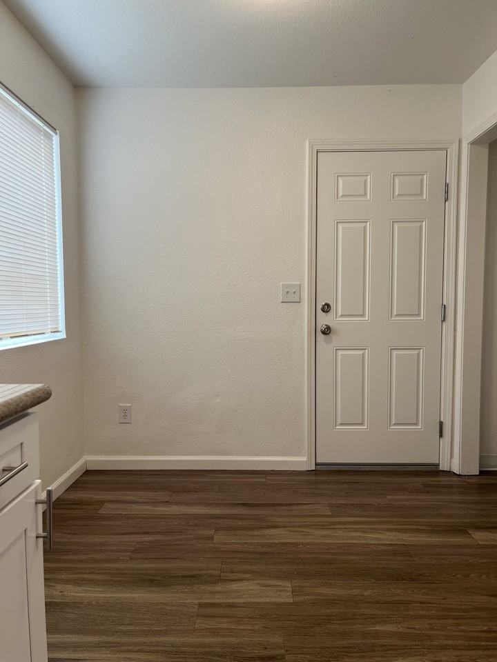 1335 Hobart Drive - Photo 7 of 11