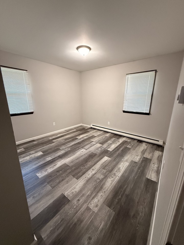 155-185 Susan Street - Photo 4 of 16