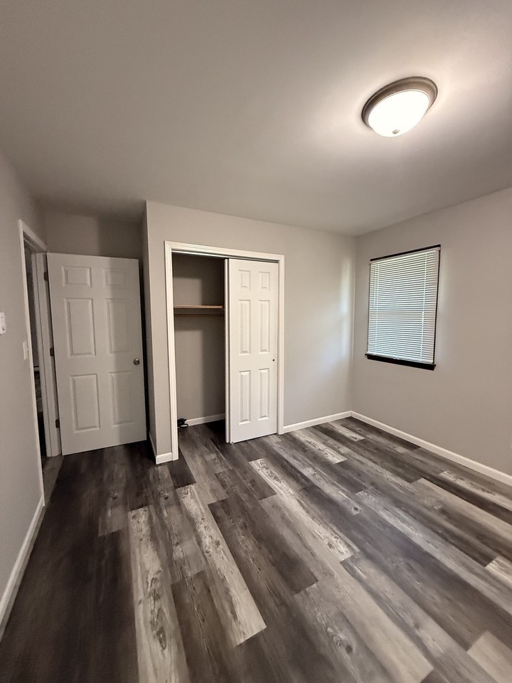 155-185 Susan Street - Photo 5 of 16