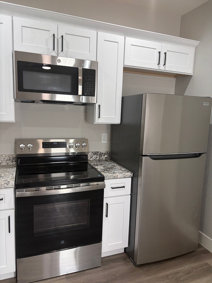 2057 East Orange Street - Photo 4 of 20