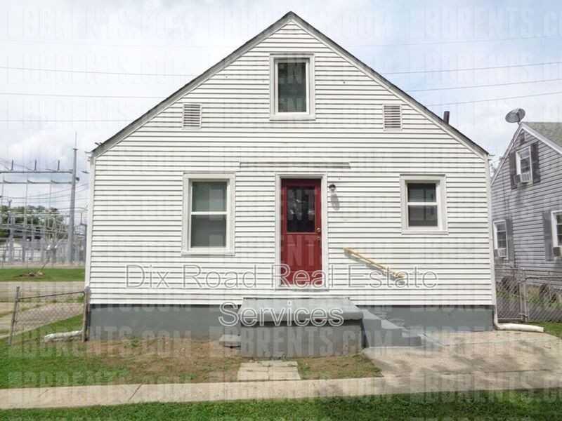 1255 Hooven Ave - Photo 5 of 25