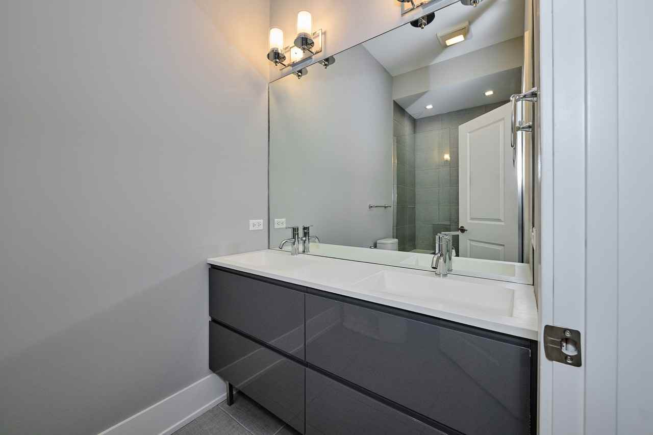 1338 West Cullerton Street - Photo 6 of 12