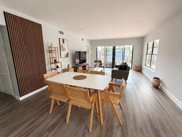 1322 NE 105 ST - Photo 4 of 26