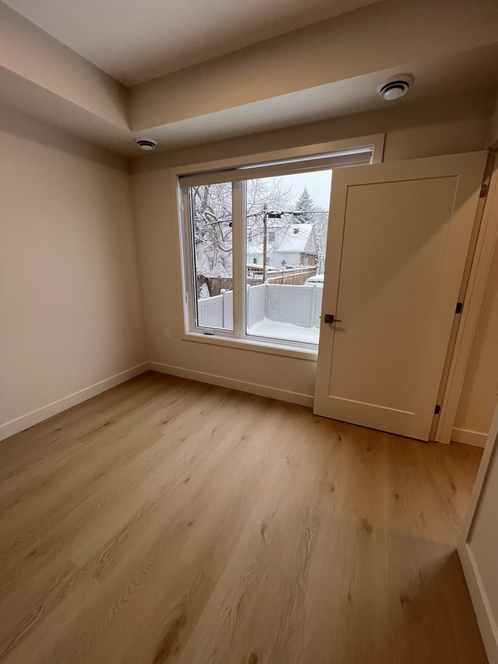 79 Marquette Avenue - Photo 3 of 27
