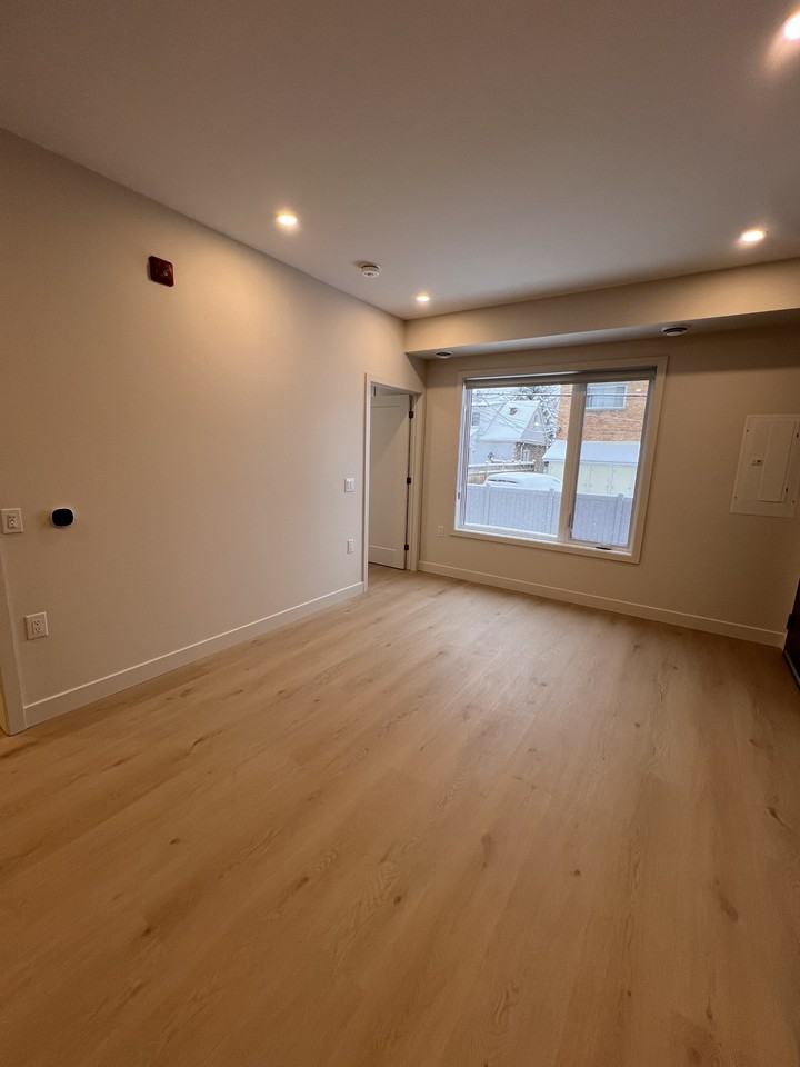 79 Marquette Avenue - Photo 4 of 27