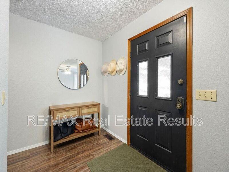 13 Cumbrian Dr - Photo 3 of 18