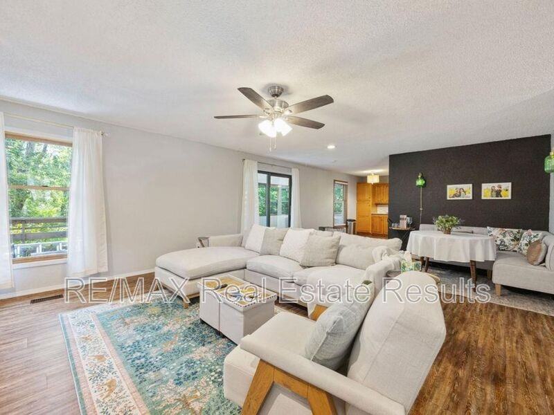 13 Cumbrian Dr - Photo 4 of 18