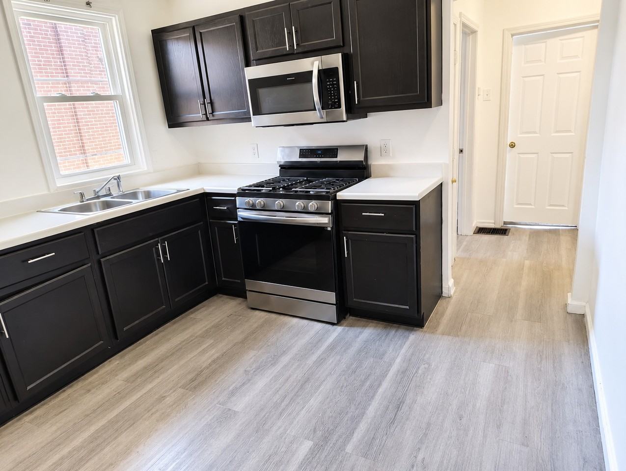 5534 Beacon Ave #008 - Photo 2 of 19