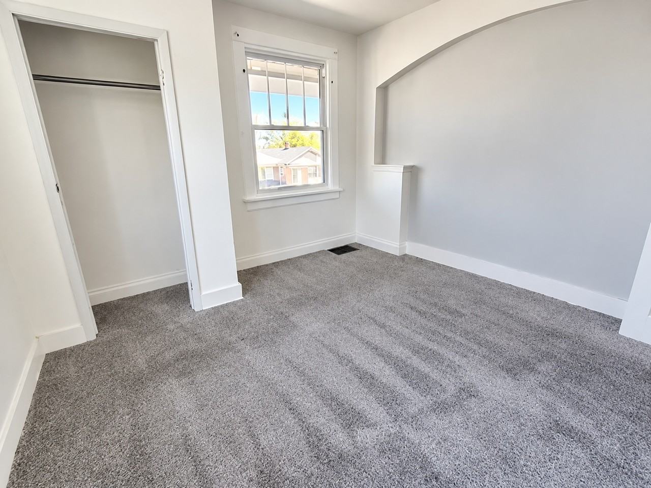 5534 Beacon Ave #008 - Photo 5 of 19