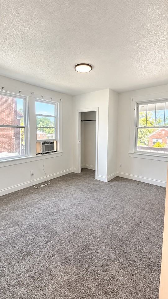 5534 Beacon Ave #008 - Photo 6 of 19