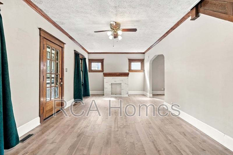 36 N Dearborn St - Photo 2 of 12