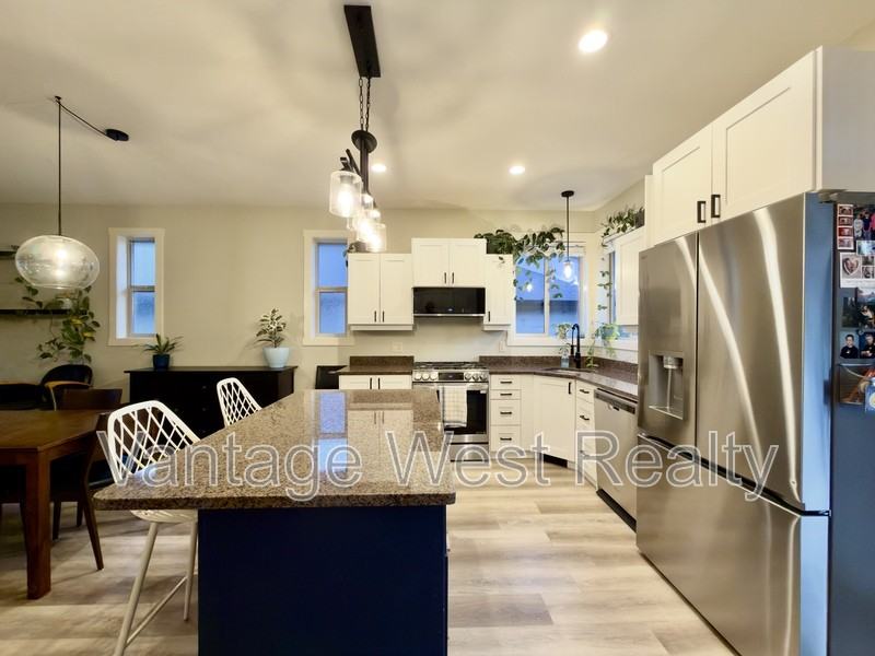 12811A Lake Hill Dr - Photo 2 of 19