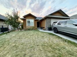 featured image of 12811B Lake Hill Dr