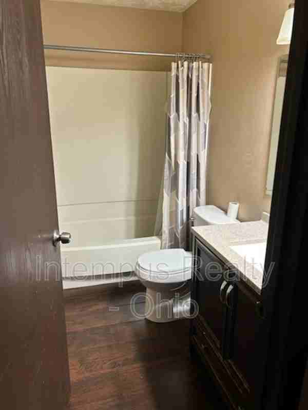 3805 Indian Run Dr #9 - Photo 7 of 10