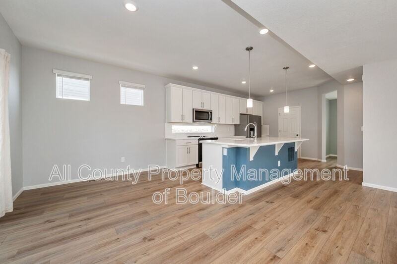 1111 Highview Dr - Photo 4 of 25
