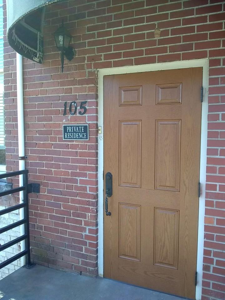 Calhoun Lofts & Thunderbird Flats - Photo 6 of 39