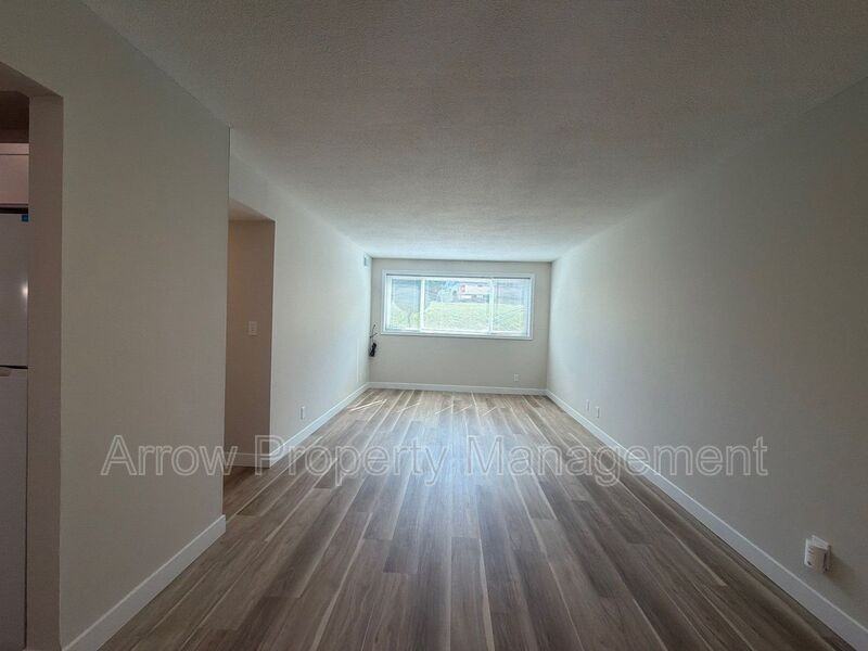 2119 Arbor St - Photo 3 of 17