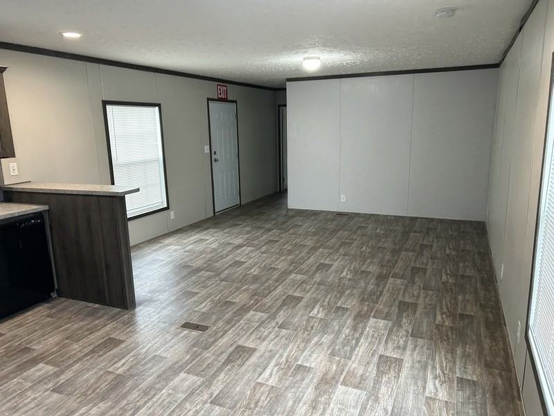126 King Richard Ct - Photo 5 of 8