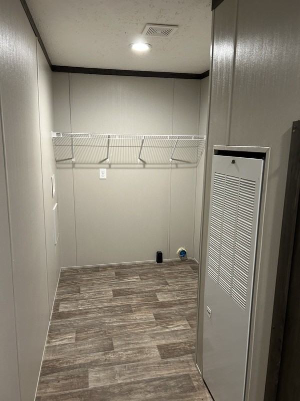 126 King Richard Ct - Photo 6 of 8