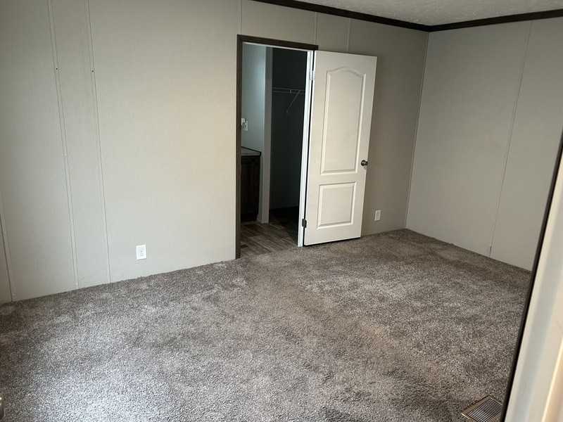 126 King Richard Ct - Photo 7 of 8