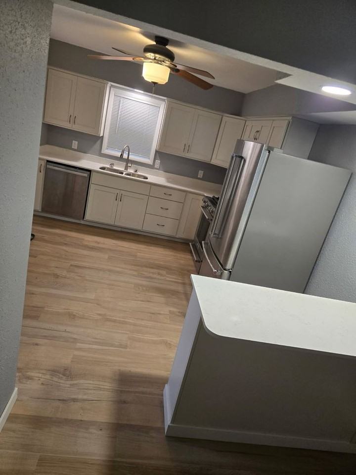 305 11th St Sw - Photo 5 of 14