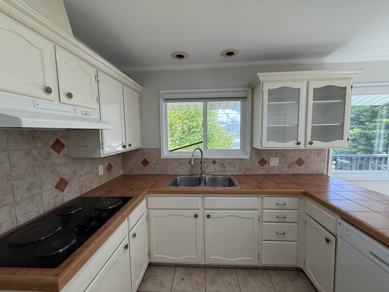 46200 Larch Avenue - Photo 2 of 27