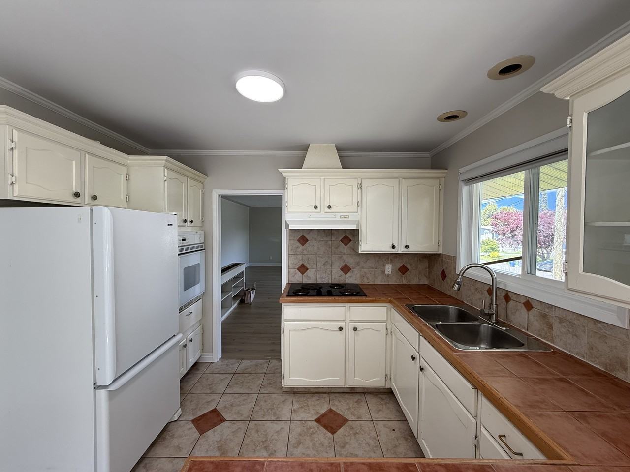 46200 Larch Avenue - Photo 4 of 27