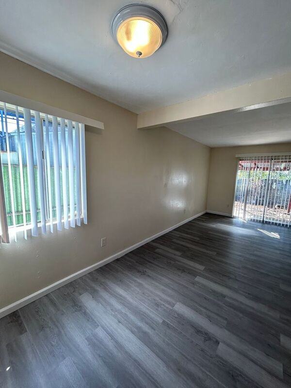 1818 Skyline Dr - Photo 5 of 19