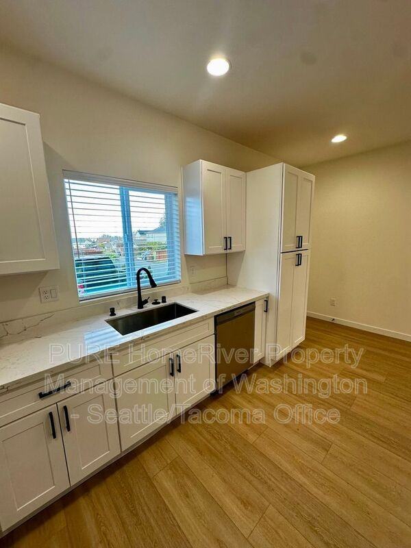 4749 Court R - Photo 4 of 21