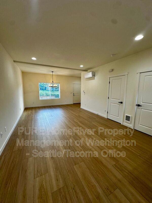 4749 Court R - Photo 6 of 21