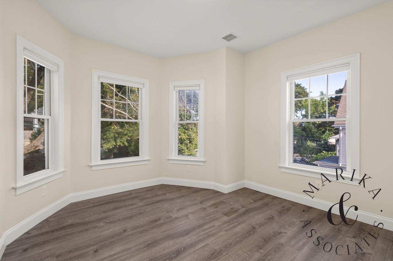 22 Oakland St #B - Photo 6 of 24