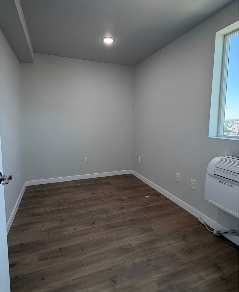 LEASING SPECIAL — THROUGH OCTOBER 31ST ONLY! Gorgeous 1 bed/1 bath Apartments ~ HACLA & LACDA VOUCHERS ARE ACCEPTED! - Photo 5 of 28