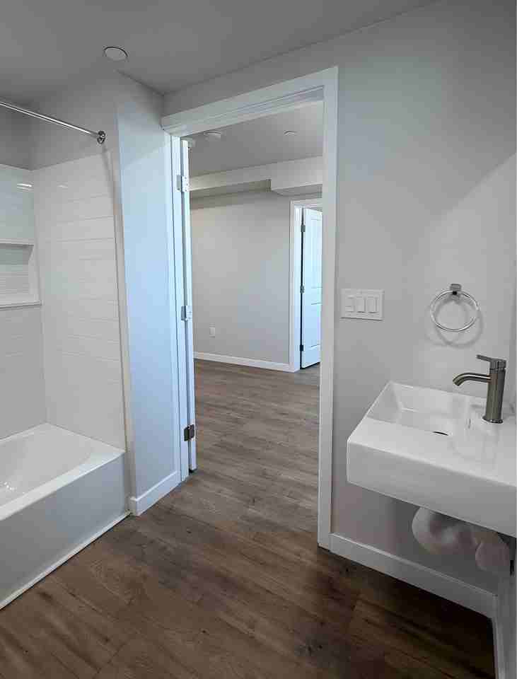 LEASING SPECIAL — THROUGH OCTOBER 31ST ONLY! Gorgeous 1 bed/1 bath Apartments ~ HACLA & LACDA VOUCHERS ARE ACCEPTED! - Photo 6 of 28