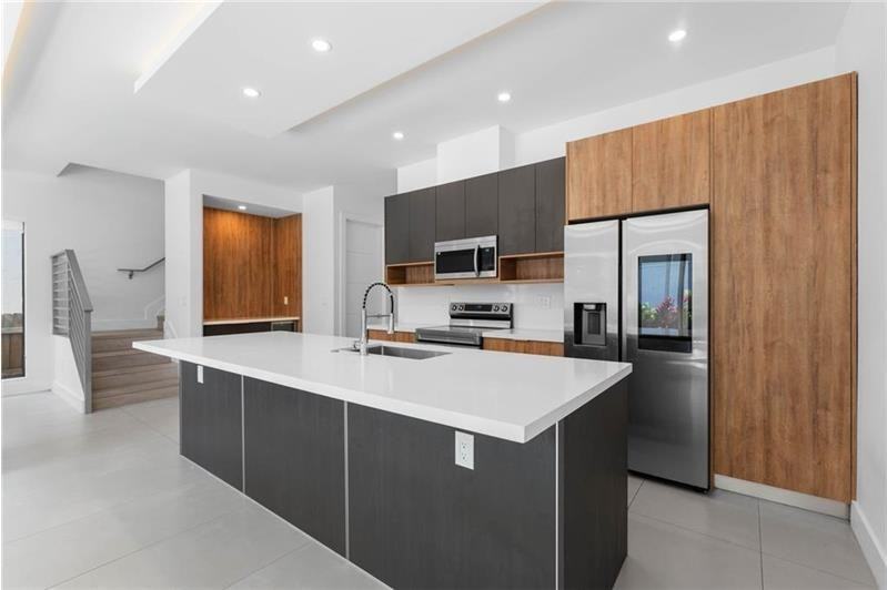 828 Sw 30th St - Photo 5 of 12