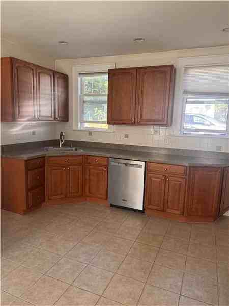 234 Washington St #1 - Photo 6 of 18