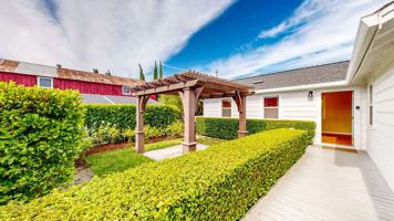 featured image of 871 Dowdell Ln