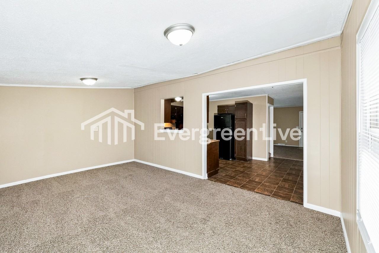920 Kent Dr - Photo 3 of 15