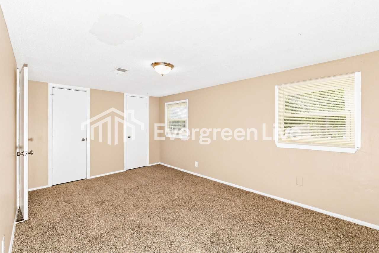 920 Kent Dr - Photo 6 of 15