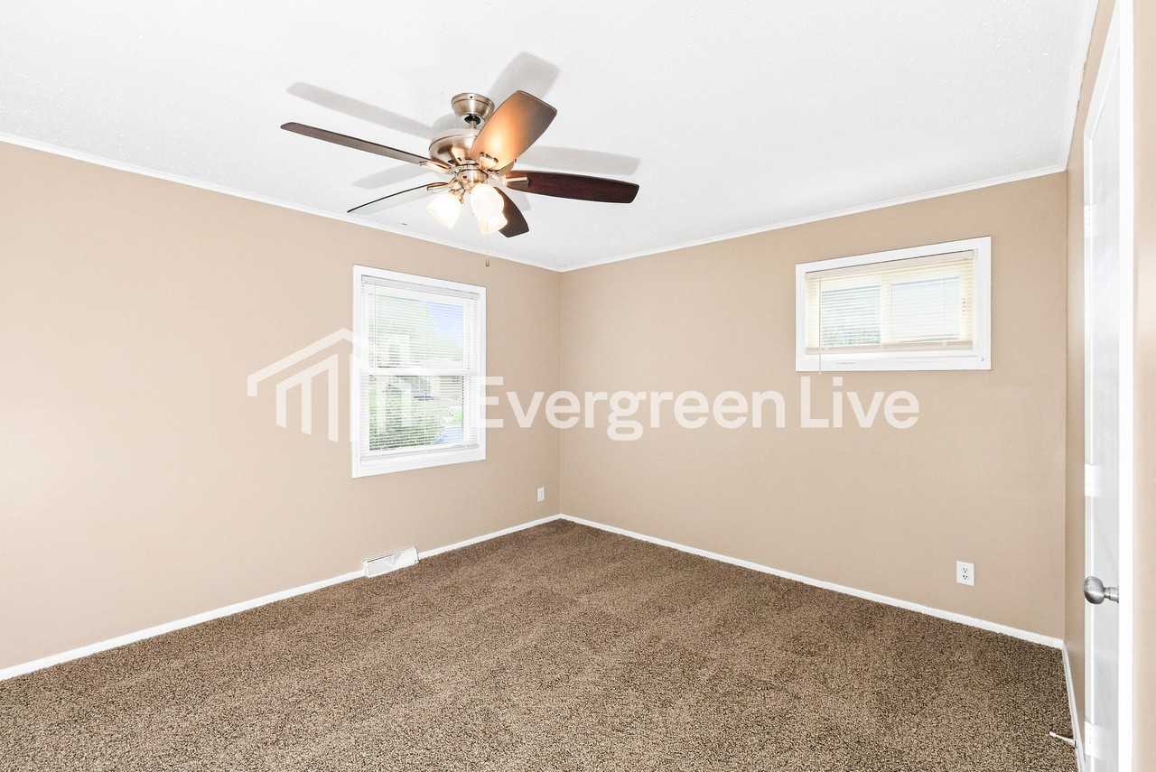 920 Kent Dr - Photo 7 of 15