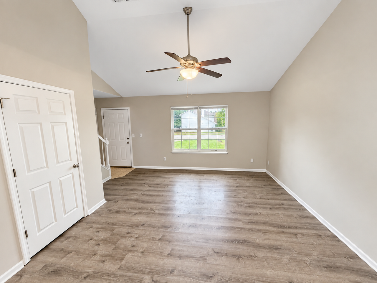 1306 Godas Dr - Photo 5 of 27