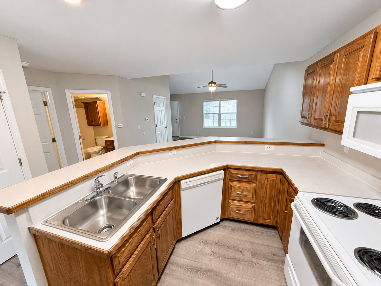 1306 Godas Dr - Photo 7 of 27