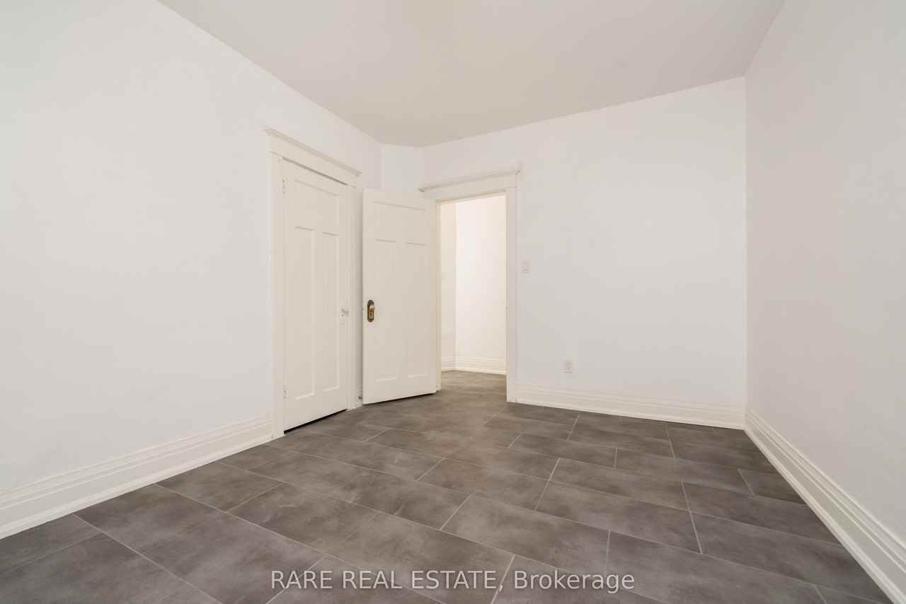 216 Oakwood Avenue - Photo 6 of 8