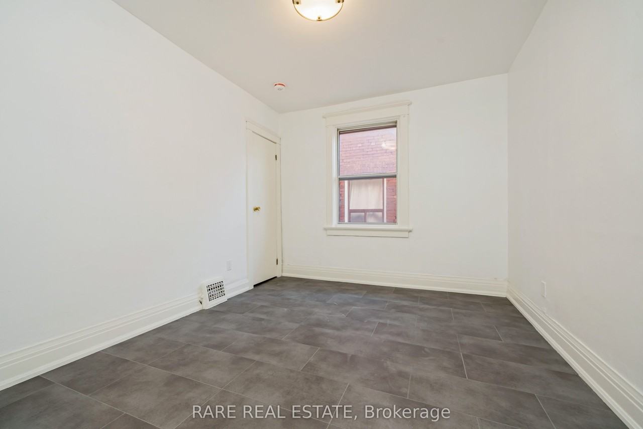 216 Oakwood Avenue - Photo 7 of 8
