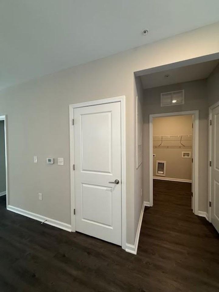 5621 Lucas Ct - Photo 3 of 10