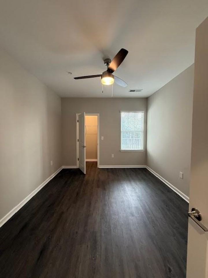 5621 Lucas Ct - Photo 5 of 10