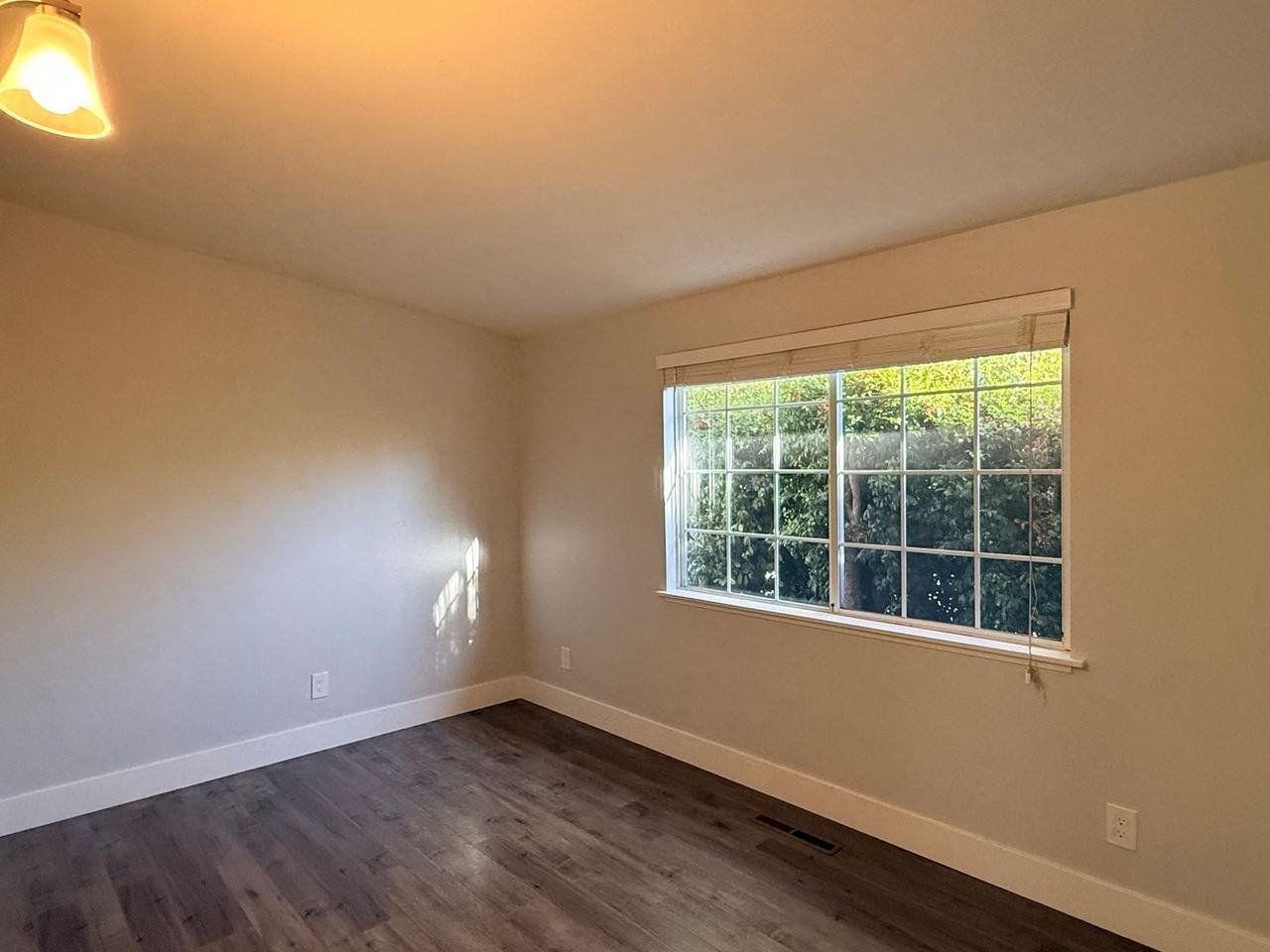 702 San Tomas St - Photo 3 of 14