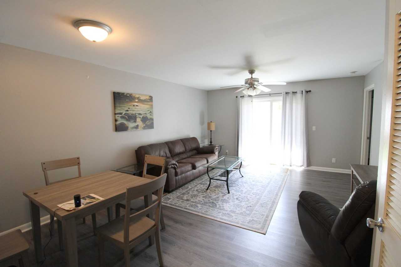 1396 Hunters Rd Apt A - Photo 6 of 32