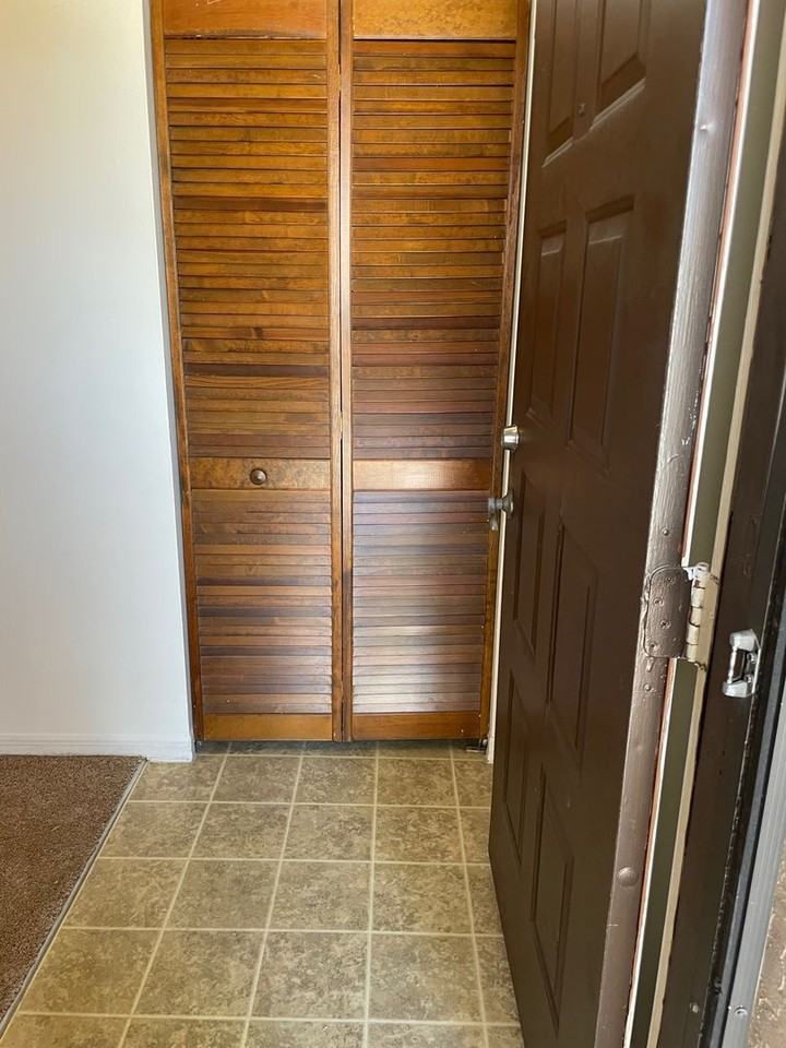 2755 Patty Ln - Photo 2 of 20